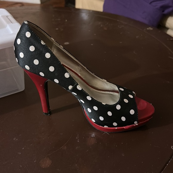 Size 7 Rampage, black white and red polka dot heels - Picture 6 of 6